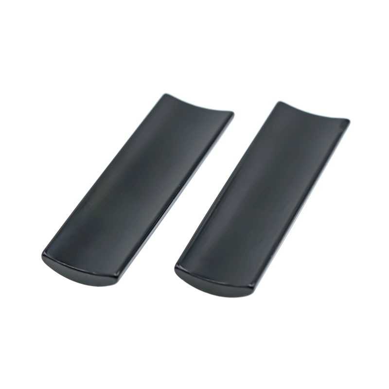 Magnet motor untuk kemudi kontrol penerbangan